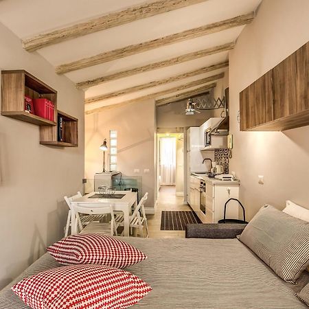 شقة Attic With Terrace By Trevi Fountain روما المظهر الخارجي الصورة