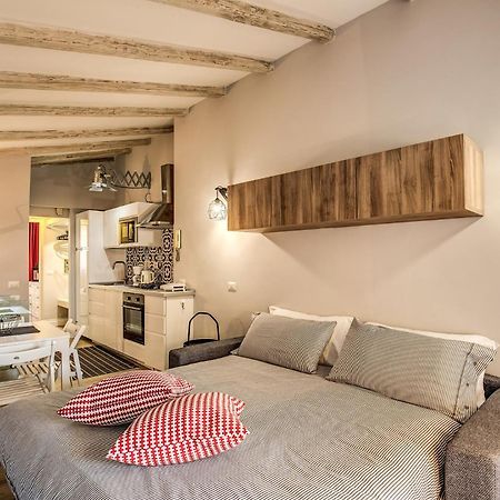 شقة Attic With Terrace By Trevi Fountain روما المظهر الخارجي الصورة