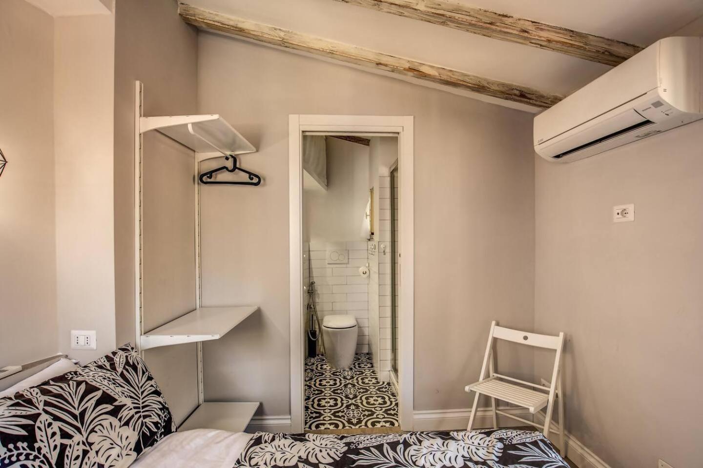 شقة Attic With Terrace By Trevi Fountain روما المظهر الخارجي الصورة