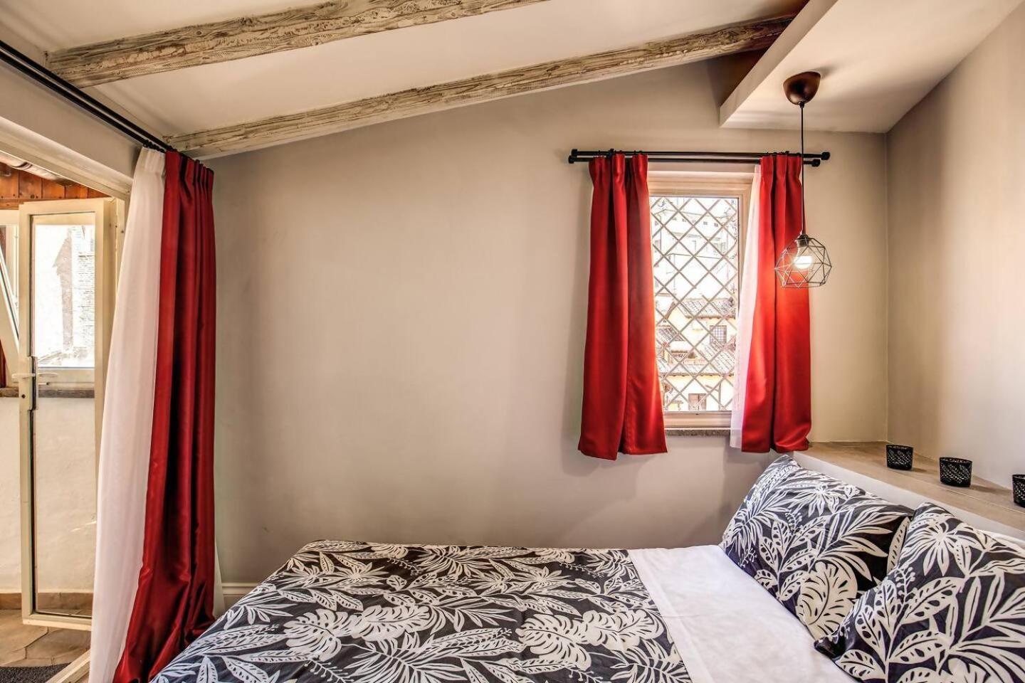 شقة Attic With Terrace By Trevi Fountain روما المظهر الخارجي الصورة