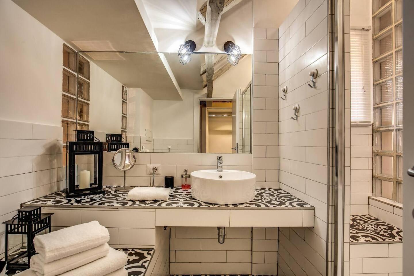شقة Attic With Terrace By Trevi Fountain روما المظهر الخارجي الصورة