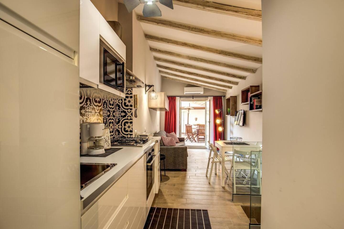 شقة Attic With Terrace By Trevi Fountain روما المظهر الخارجي الصورة