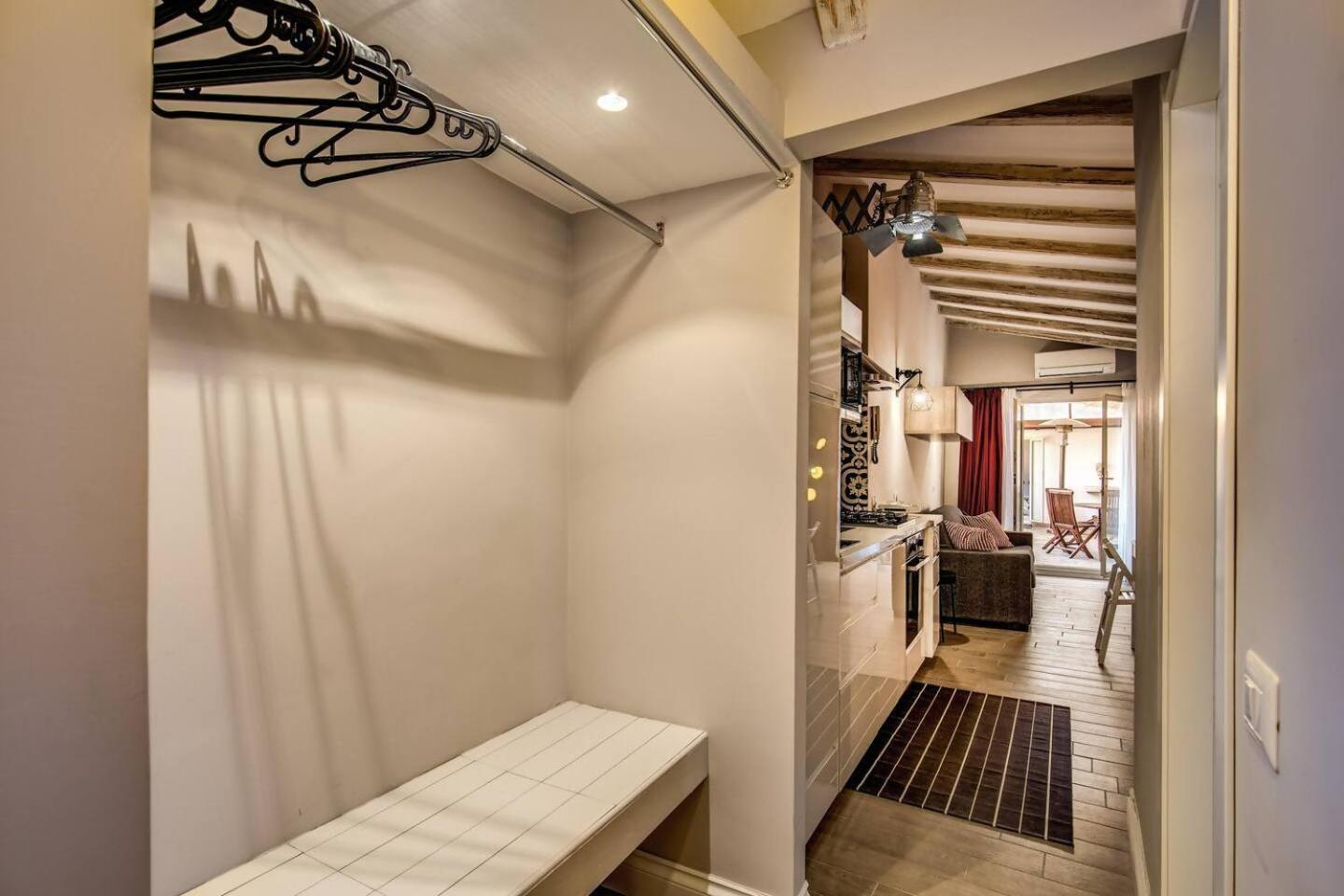 شقة Attic With Terrace By Trevi Fountain روما المظهر الخارجي الصورة