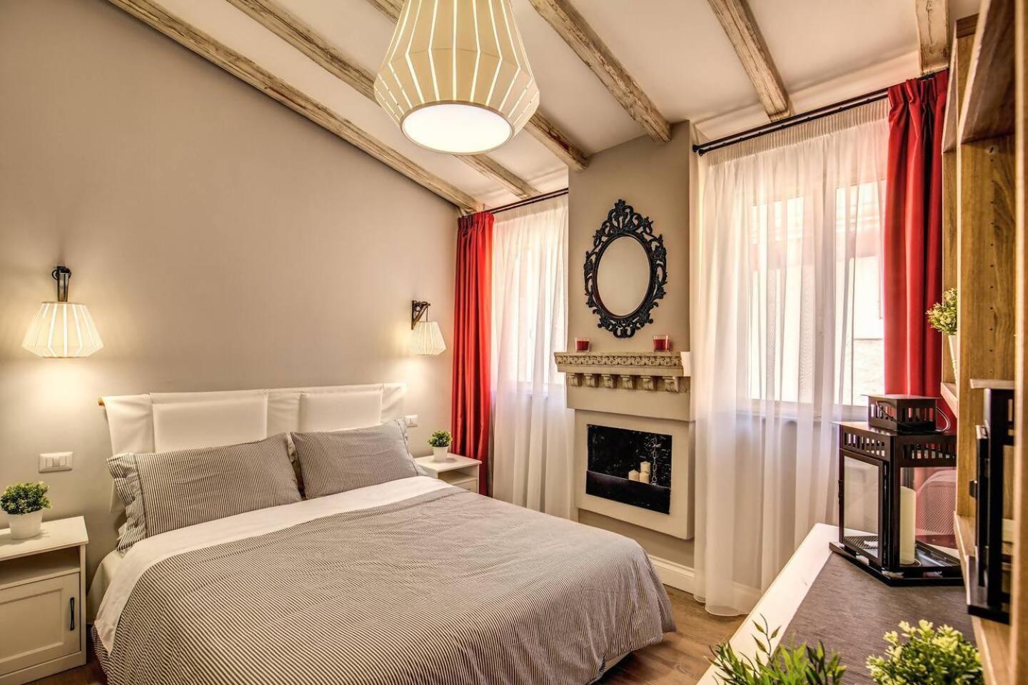 شقة Attic With Terrace By Trevi Fountain روما المظهر الخارجي الصورة